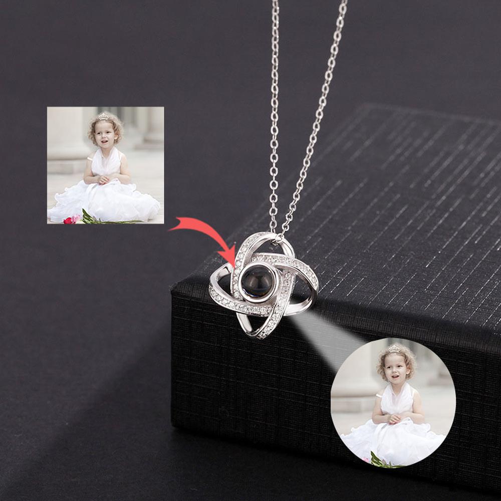 Custom Four-leaf Rhinestones Pendant Projection Necklace Clavicle Chain