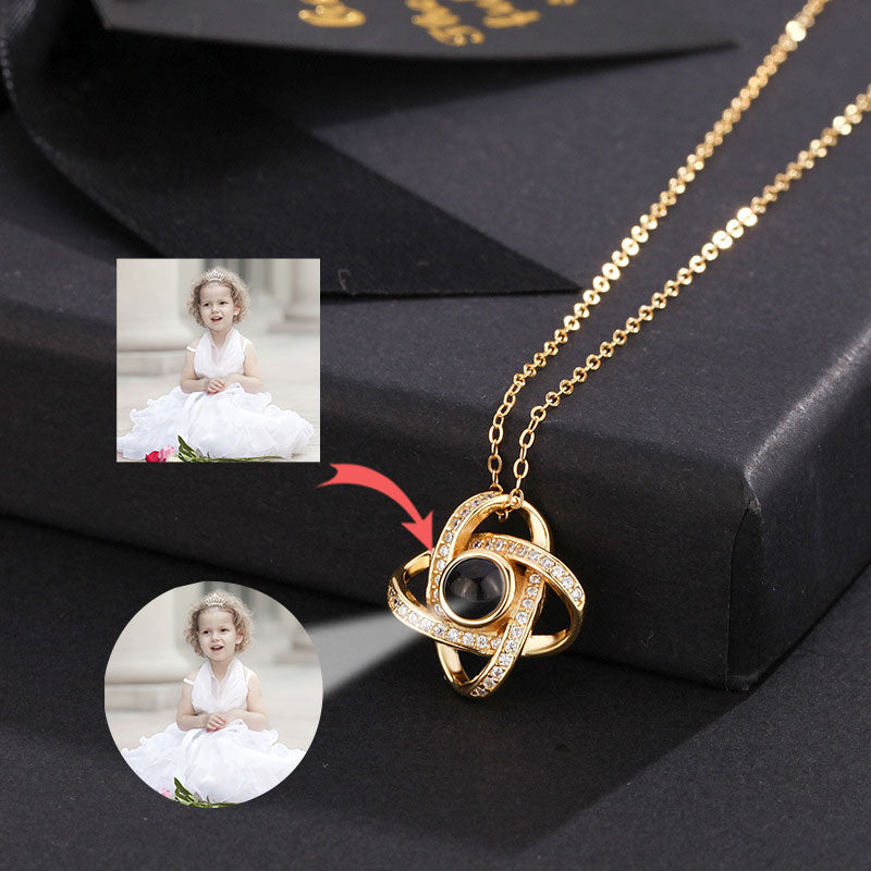 Custom Four-leaf Rhinestones Pendant Projection Necklace Clavicle Chain