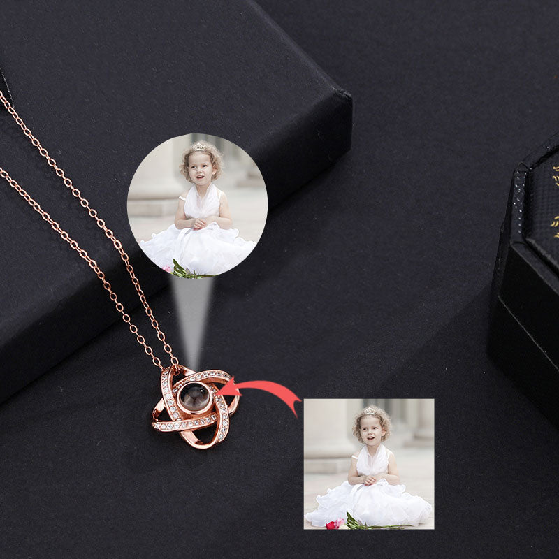 Custom Four-leaf Rhinestones Pendant Projection Necklace Clavicle Chain